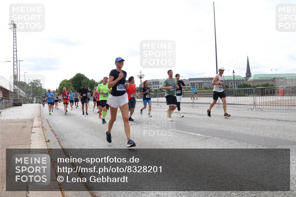 29.06.2025 - hella hamburg halbmarathon Lena Gebhardt http://msf.ph/oto/8328201 29.06.2025 10:23:37 Lombardsbrücke 18402, 12874, 1881, 1048, 089, 7029, 1048, 1304, 1362, 1545, 2125, 2489, 2925, 4122, 4391, 4646, 4728, 4793, 4990, 5055, 5160, 5358, 5406, 6502, 6747, 7029, 7820, 8031, 8149, 8181, 8676, 8687, 8688, 8716, 8918, 8920, 9301, 9603, 9715, 9877, 10649, 10739, 11044, 11300, 11454, 11793, 11798, 11879, 12073, 12874, 13149, 14265, 14338, 14510, 14512, 14521, 14821, 15709, 15739, 15853, 16185, 16251, 16416, 16558, 17013, 17099, 17199, 17207, 17299, 17719 meine-sportfotos.de