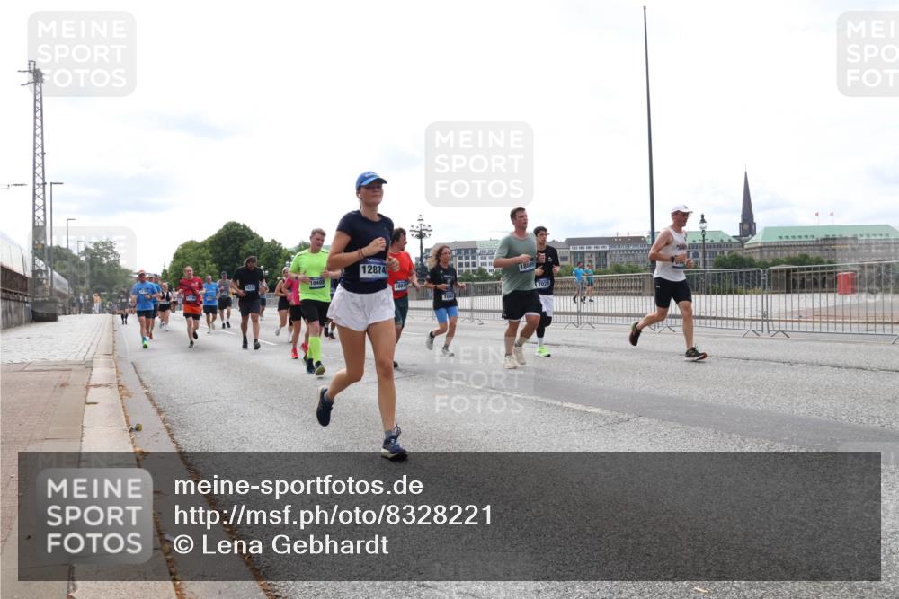 29.06.2025 - hella hamburg halbmarathon Lena Gebhardt http://msf.ph/oto/8328221 29.06.2025 10:23:37 Lombardsbrücke 1840, 12874, 1881, 18089, 7029, 1048, 1304, 1362, 1545, 2125, 2489, 2925, 4122, 4391, 4646, 4728, 4793, 4990, 5055, 5160, 5358, 5406, 6502, 6747, 7029, 7820, 8031, 8149, 8181, 8676, 8687, 8688, 8716, 8918, 8920, 9301, 9603, 9715, 9877, 10649, 10739, 11044, 11300, 11454, 11793, 11798, 11879, 12073, 12874, 13149, 14265, 14338, 14510, 14512, 14521, 14821, 15709, 15739, 15853, 16185, 16251, 16416, 16558, 17013, 17099, 17199, 17207, 17299, 17719 meine-sportfotos.de