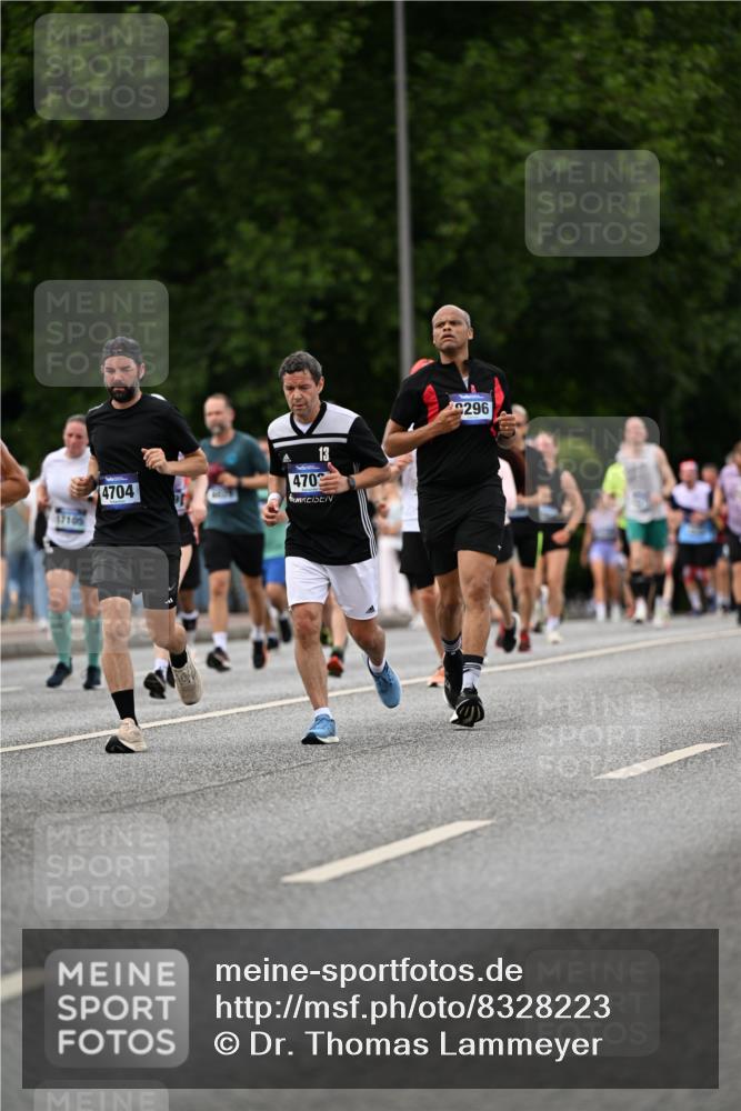 29.06.2025 - hella hamburg halbmarathon Dr. Thomas Lammeyer http://msf.ph/oto/8328223 29.06.2025 10:39:35 Kennedybrücke 1821, 1849, 2198, 2787, 3170, 3958, 4333, 4564, 4696, 4703, 4965, 5027, 5147, 5793, 6029, 6189, 6365, 6379, 6397, 6471, 6746, 6803, 6859, 7386, 7733, 8249, 8296, 9342, 9803, 10358, 10360, 10393, 10652, 11320, 11359 meine-sportfotos.de