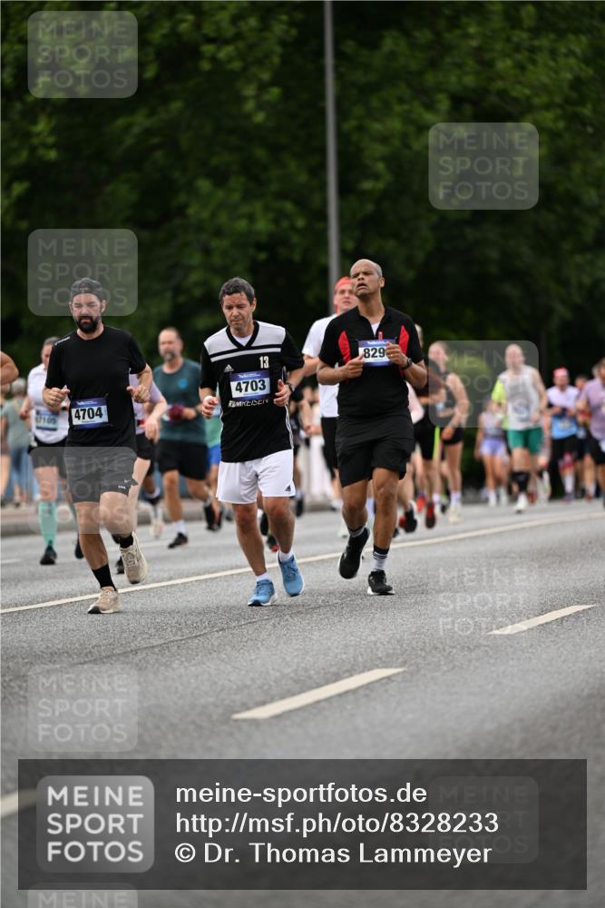 29.06.2025 - hella hamburg halbmarathon Dr. Thomas Lammeyer http://msf.ph/oto/8328233 29.06.2025 10:39:35 Kennedybrücke 1821, 1849, 2198, 2787, 3170, 3958, 4333, 4564, 4696, 4703, 4965, 5027, 5147, 5793, 6029, 6189, 6365, 6379, 6397, 6471, 6746, 6803, 6859, 7386, 7733, 8249, 8296, 9342, 9803, 10358, 10360, 10393, 10652, 11320, 11359 meine-sportfotos.de