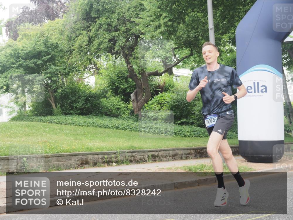 29.06.2025 - hella hamburg halbmarathon KatJ http://msf.ph/oto/8328242 29.06.2025 10:17:10 Zwischen KM18-KM19 1065 meine-sportfotos.de