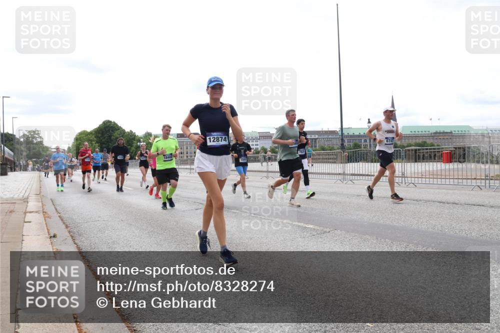 29.06.2025 - hella hamburg halbmarathon Lena Gebhardt http://msf.ph/oto/8328274 29.06.2025 10:23:37 Lombardsbrücke 18333, 18402, 12874, 7029, 1048, 6747, 1048, 1304, 1362, 1545, 2125, 2489, 2925, 4122, 4391, 4646, 4728, 4793, 4990, 5055, 5160, 5358, 5406, 6502, 6747, 7029, 7820, 8031, 8149, 8181, 8676, 8687, 8688, 8716, 8918, 8920, 9301, 9603, 9715, 9877, 10649, 10739, 11044, 11300, 11454, 11793, 11798, 11879, 12073, 12874, 13149, 14265, 14338, 14510, 14512, 14521, 14821, 15709, 15739, 15853, 16185, 16251, 16416, 16558, 17013, 17099, 17199, 17207, 17299, 17719 meine-sportfotos.de