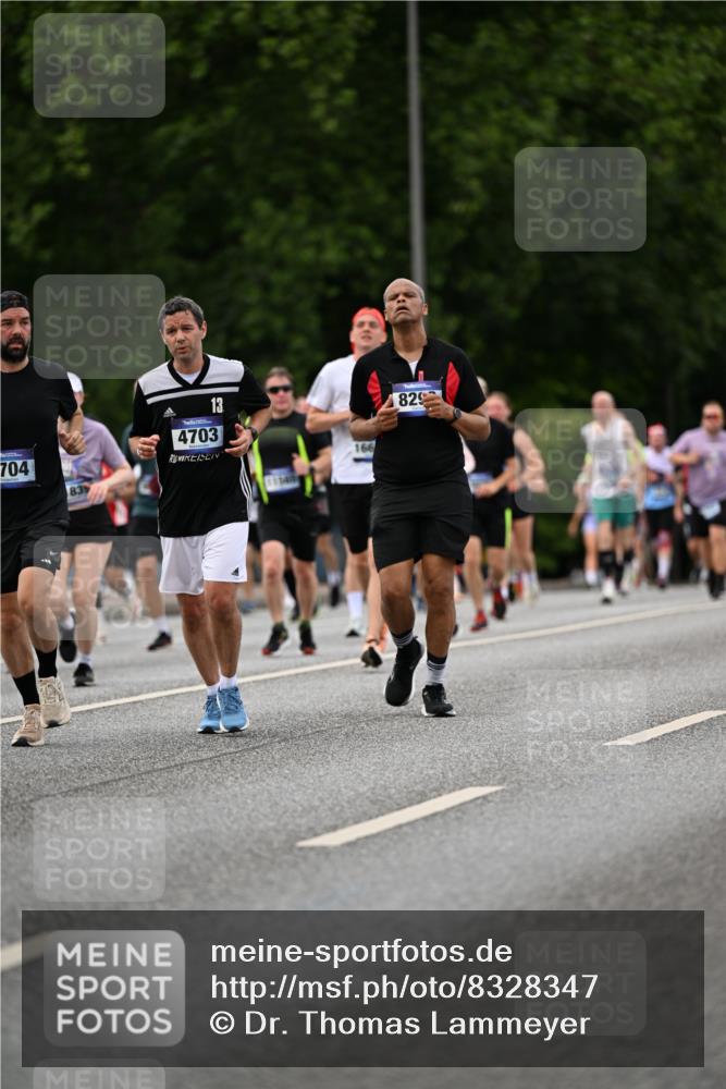 29.06.2025 - hella hamburg halbmarathon Dr. Thomas Lammeyer http://msf.ph/oto/8328347 29.06.2025 10:39:36 Kennedybrücke 1821, 1849, 2198, 2787, 3170, 3828, 3958, 4333, 4564, 4696, 4703, 4965, 5027, 5147, 5793, 6029, 6189, 6365, 6379, 6397, 6471, 6746, 7386, 7733, 8249, 8296, 9342, 9803, 10358, 10360, 10393, 10565, 10652, 11320, 11359 meine-sportfotos.de