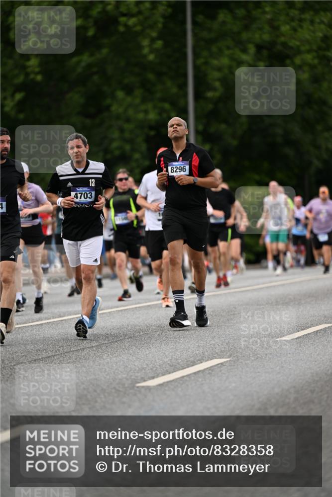 29.06.2025 - hella hamburg halbmarathon Dr. Thomas Lammeyer http://msf.ph/oto/8328358 29.06.2025 10:39:36 Kennedybrücke 1821, 1849, 2198, 2787, 3170, 3828, 3958, 4333, 4564, 4696, 4703, 4965, 5027, 5147, 5793, 6029, 6189, 6365, 6379, 6397, 6471, 6746, 7386, 7733, 8249, 8296, 9342, 9803, 10358, 10360, 10393, 10565, 10652, 11320, 11359 meine-sportfotos.de