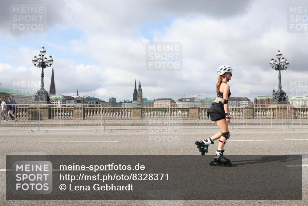 29.06.2025 - hella hamburg halbmarathon Lena Gebhardt http://msf.ph/oto/8328371 29.06.2025 09:08:21 Lombardsbrücke  meine-sportfotos.de