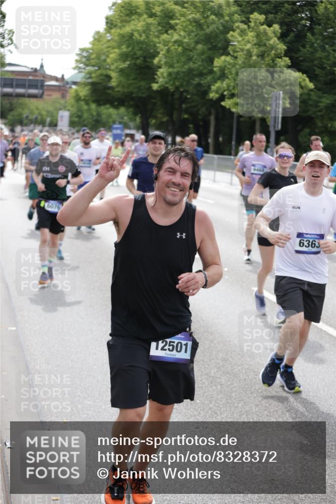 29.06.2025 - hella hamburg halbmarathon Jannik Wohlers http://msf.ph/oto/8328372 29.06.2025 10:40:01 Lombardsbrücke 1018, 1037, 2109, 2515, 2572, 2762, 2763, 3237, 3293, 3295, 3810, 4271, 4756, 4906, 5059, 5113, 5351, 5352, 5702, 5975, 6076, 6229, 6278, 6280, 6363, 6463, 6673, 6866, 6876, 7108, 7174, 7675, 7850, 8307, 8378, 8391, 8739, 9000, 9468, 10474, 11176, 11653, 11970, 11973, 12364, 12444, 12501, 12760, 12981, 13030, 13290, 13410, 13466, 13651, 14341, 14851, 15549, 15927, 15933, 16085, 16681, 16955, 17318, 17959, 18101, 18110, 18213, 18353, 18490, 18771, 18946 meine-sportfotos.de