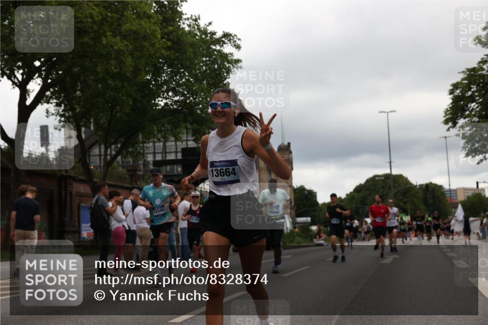 29.06.2025 - hella hamburg halbmarathon Yannick Fuchs http://msf.ph/oto/8328374 29.06.2025 10:51:36 20KM 1200, 1239, 1563, 2025, 2236, 2606, 2652, 2759, 2806, 2883, 3093, 3141, 3575, 4261, 4426, 4579, 5015, 5134, 5391, 5457, 5458, 6281, 6302, 6531, 6720, 6892, 7159, 7833, 9450, 10383, 10408, 10599, 12144, 12509, 12773, 13376, 13465, 13664, 15090, 15189, 15229, 15349, 15664, 16418, 16517, 17455, 17543, 17758, 18508 meine-sportfotos.de