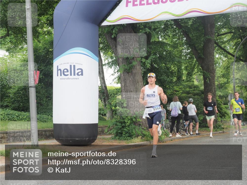 29.06.2025 - hella hamburg halbmarathon KatJ http://msf.ph/oto/8328396 29.06.2025 10:17:12 Zwischen KM18-KM19 1065, 5344 meine-sportfotos.de
