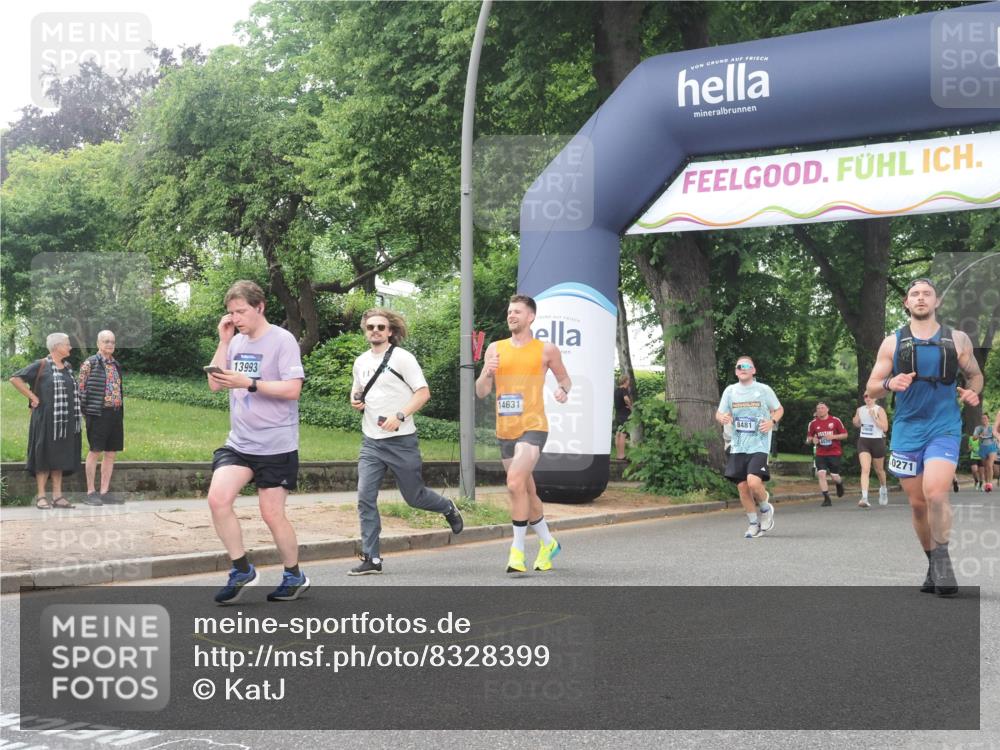 29.06.2025 - hella hamburg halbmarathon KatJ http://msf.ph/oto/8328399 29.06.2025 10:46:49 Zwischen KM18-KM19 3780, 6327, 8481 meine-sportfotos.de