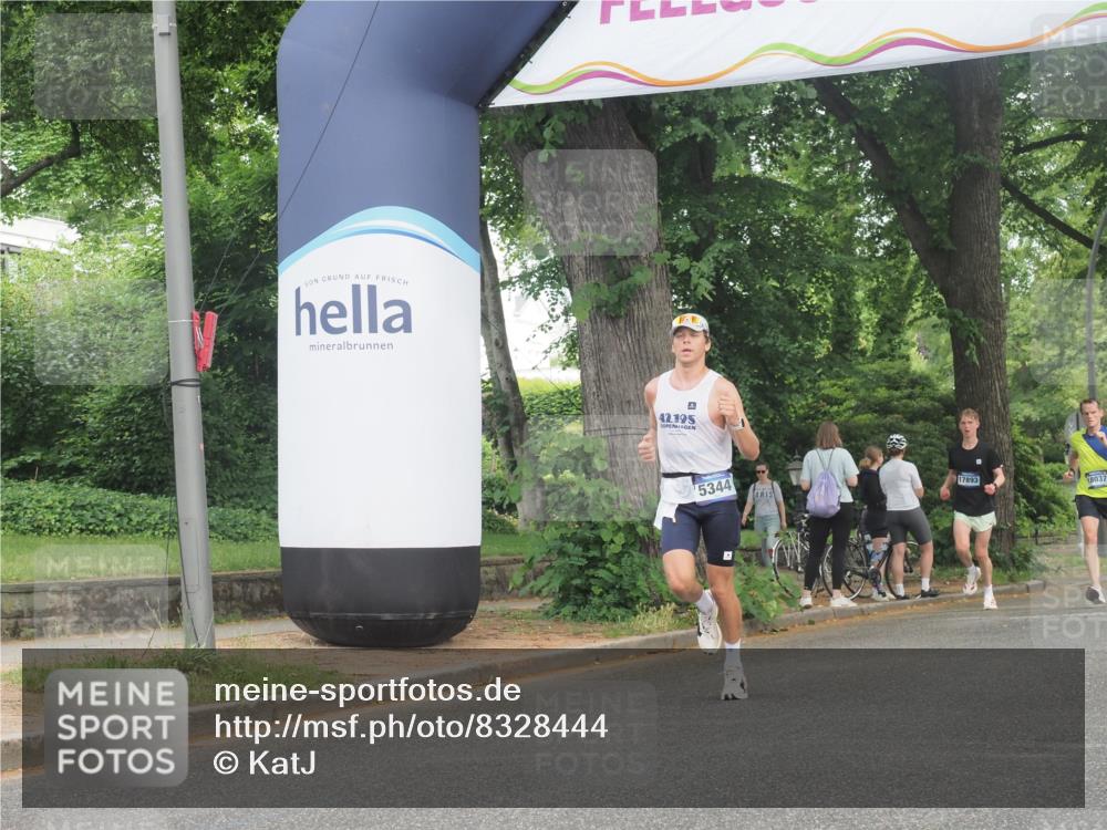 29.06.2025 - hella hamburg halbmarathon KatJ http://msf.ph/oto/8328444 29.06.2025 10:17:12 Zwischen KM18-KM19 1065, 5344 meine-sportfotos.de