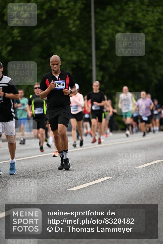 29.06.2025 - hella hamburg halbmarathon Dr. Thomas Lammeyer http://msf.ph/oto/8328482 29.06.2025 10:39:37 Kennedybrücke 1821, 1849, 2198, 2787, 3170, 3828, 3958, 4333, 4564, 4696, 4703, 4965, 5027, 5147, 5793, 6029, 6189, 6365, 6379, 6397, 6471, 6746, 6867, 7386, 7733, 8249, 8296, 8567, 9342, 9803, 9819, 10358, 10360, 10393, 10565, 10652, 11320, 11359 meine-sportfotos.de
