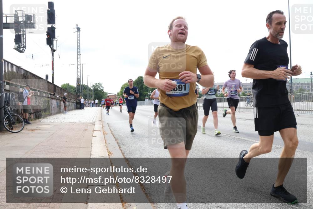 29.06.2025 - hella hamburg halbmarathon Lena Gebhardt http://msf.ph/oto/8328497 29.06.2025 10:13:00 Lombardsbrücke 7873, 891, 6207, 14404, 1020, 1051, 1249, 1747, 1785, 1851, 1939, 2531, 2891, 2942, 3182, 3218, 3360, 3728, 4532, 5150, 6207, 6489, 7014, 7873, 7907, 8398, 8405, 8913, 8917, 8971, 9141, 10067, 10402, 11025, 11720, 12456, 13566, 13816, 14404, 14540, 14869, 15012, 15369, 15531, 16030, 16255, 16323, 16437, 16473, 16826, 16911, 17061, 17699, 17988, 17994, 18048, 18178, 18320, 18493, 18530, 18732 meine-sportfotos.de