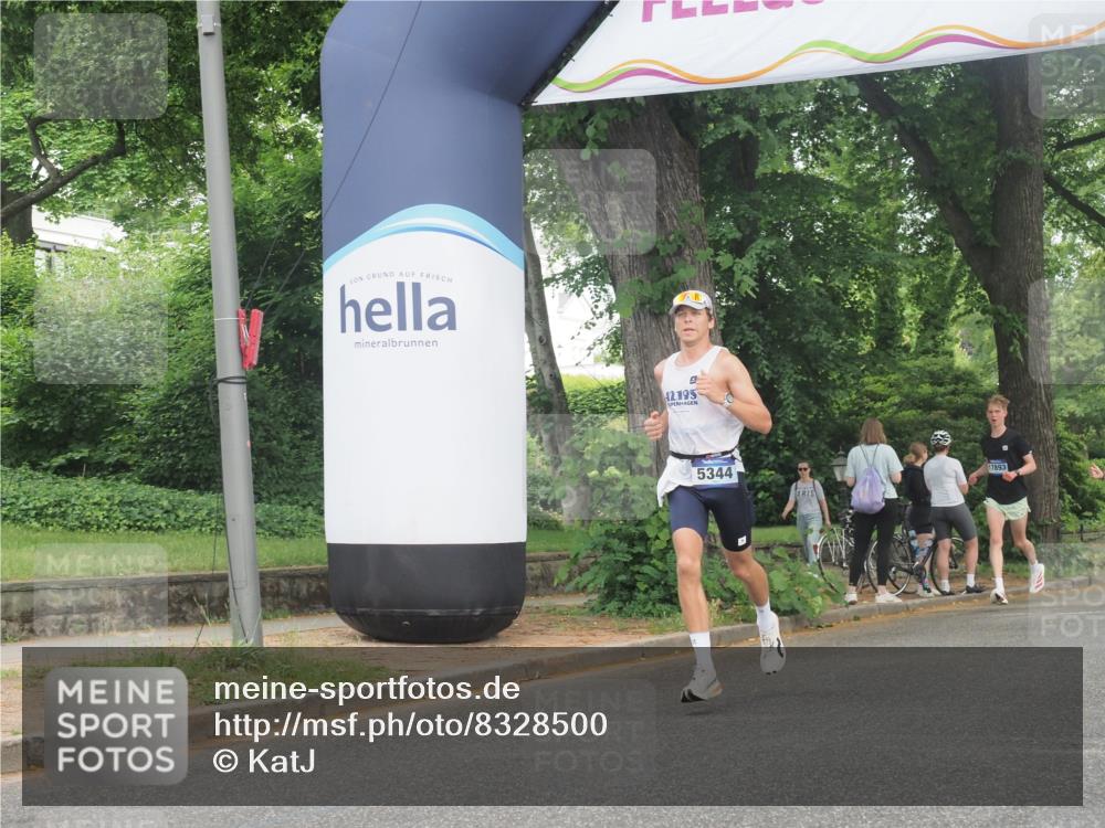 29.06.2025 - hella hamburg halbmarathon KatJ http://msf.ph/oto/8328500 29.06.2025 10:17:12 Zwischen KM18-KM19 1065, 5344 meine-sportfotos.de