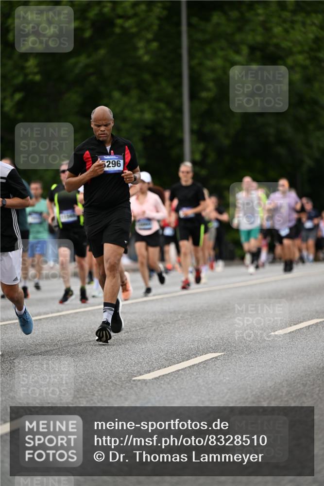 29.06.2025 - hella hamburg halbmarathon Dr. Thomas Lammeyer http://msf.ph/oto/8328510 29.06.2025 10:39:37 Kennedybrücke 1821, 1849, 2198, 2787, 3170, 3828, 3958, 4333, 4564, 4696, 4703, 4965, 5027, 5147, 5793, 6029, 6189, 6365, 6379, 6397, 6471, 6746, 6867, 7386, 7733, 8249, 8296, 8567, 9342, 9803, 9819, 10358, 10360, 10393, 10565, 10652, 11320, 11359 meine-sportfotos.de