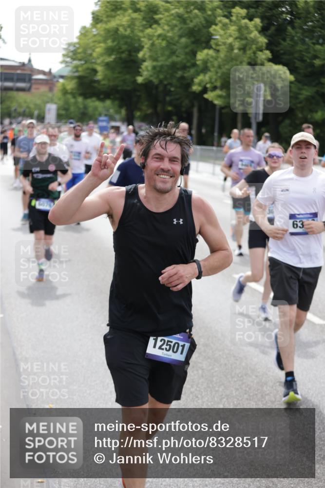29.06.2025 - hella hamburg halbmarathon Jannik Wohlers http://msf.ph/oto/8328517 29.06.2025 10:40:01 Lombardsbrücke 1018, 1037, 2109, 2515, 2572, 2762, 2763, 3237, 3293, 3295, 3810, 4271, 4756, 4906, 5059, 5113, 5351, 5352, 5702, 5975, 6076, 6229, 6278, 6280, 6363, 6463, 6673, 6866, 6876, 7108, 7174, 7675, 7850, 8307, 8378, 8391, 8739, 9000, 9468, 10474, 11176, 11653, 11970, 11973, 12364, 12444, 12501, 12760, 12981, 13030, 13290, 13410, 13466, 13651, 14341, 14851, 15549, 15927, 15933, 16085, 16681, 16955, 17318, 17959, 18101, 18110, 18213, 18353, 18490, 18771, 18946 meine-sportfotos.de