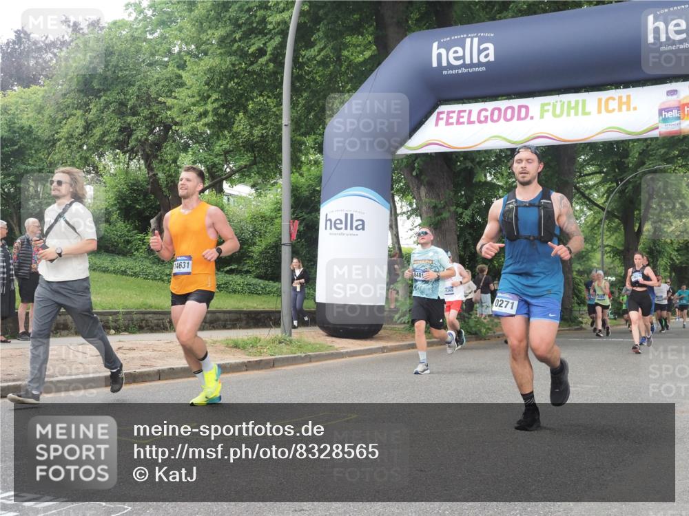 29.06.2025 - hella hamburg halbmarathon KatJ http://msf.ph/oto/8328565 29.06.2025 10:46:49 Zwischen KM18-KM19 3780, 6327, 8481 meine-sportfotos.de