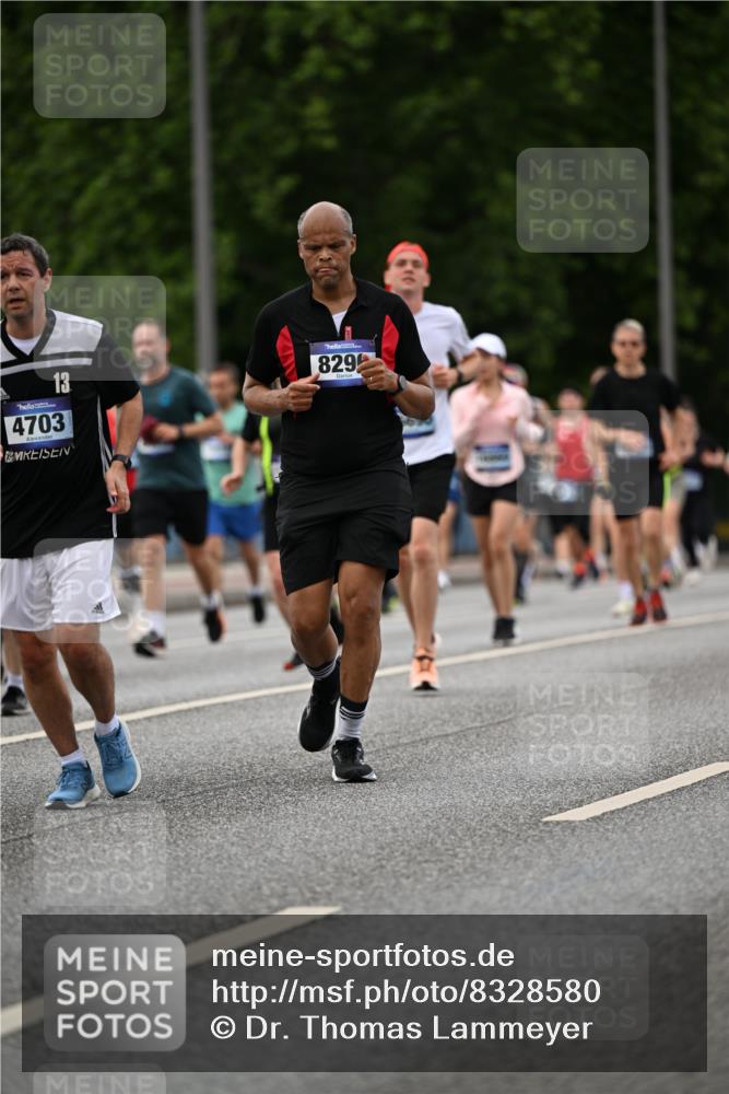 29.06.2025 - hella hamburg halbmarathon Dr. Thomas Lammeyer http://msf.ph/oto/8328580 29.06.2025 10:39:38 Kennedybrücke 1821, 1849, 2198, 2787, 3170, 3828, 3958, 4333, 4564, 4696, 4703, 4965, 5027, 5147, 5793, 6029, 6189, 6365, 6379, 6397, 6471, 6746, 6867, 7386, 7733, 8249, 8296, 8567, 9342, 9803, 9819, 10358, 10360, 10393, 10565, 10652, 11320, 11359 meine-sportfotos.de