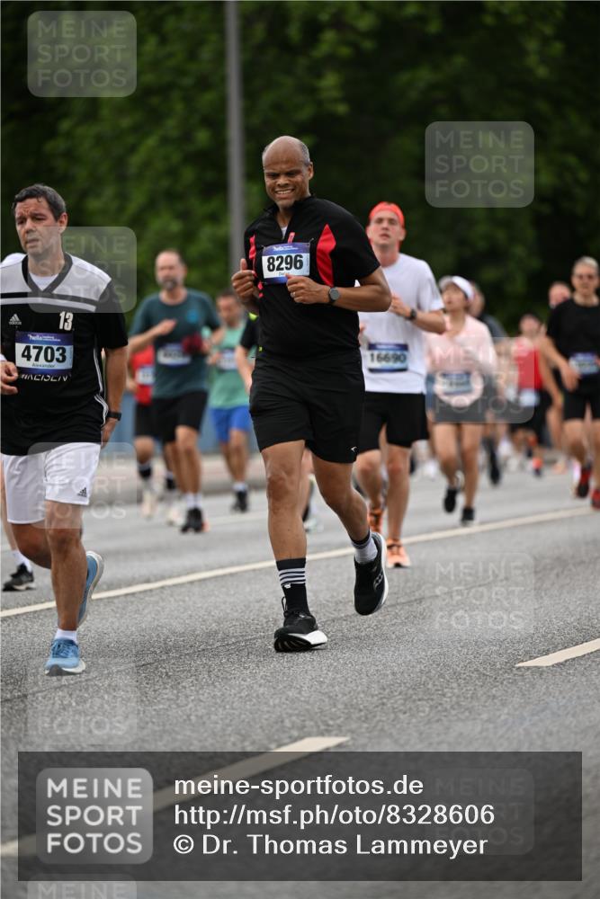 29.06.2025 - hella hamburg halbmarathon Dr. Thomas Lammeyer http://msf.ph/oto/8328606 29.06.2025 10:39:38 Kennedybrücke 1821, 1849, 2198, 2787, 3170, 3828, 3958, 4333, 4564, 4696, 4703, 4965, 5027, 5147, 5793, 6029, 6189, 6365, 6379, 6397, 6471, 6746, 6867, 7386, 7733, 8249, 8296, 8567, 9342, 9803, 9819, 10358, 10360, 10393, 10565, 10652, 11320, 11359 meine-sportfotos.de