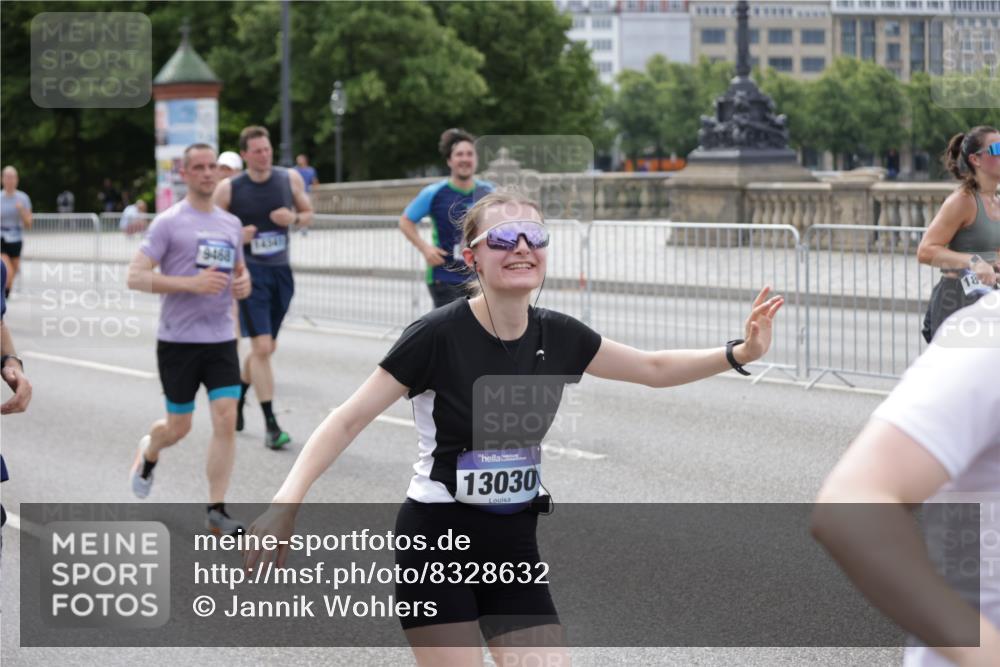 29.06.2025 - hella hamburg halbmarathon Jannik Wohlers http://msf.ph/oto/8328632 29.06.2025 10:40:03 Lombardsbrücke 1018, 1037, 2109, 2515, 2762, 2763, 3293, 3295, 3810, 4411, 4756, 4906, 5059, 5113, 5351, 5352, 5702, 5975, 6076, 6229, 6278, 6280, 6363, 6463, 6673, 6866, 6876, 7108, 7174, 7675, 7850, 8307, 8378, 8391, 8739, 9000, 9468, 11176, 11653, 11970, 11973, 12364, 12444, 12501, 12760, 12981, 13030, 13145, 13290, 13410, 13466, 14341, 14851, 15549, 15927, 15933, 16085, 16681, 16955, 17318, 17959, 18101, 18110, 18213, 18353, 18490, 18771, 18946 meine-sportfotos.de