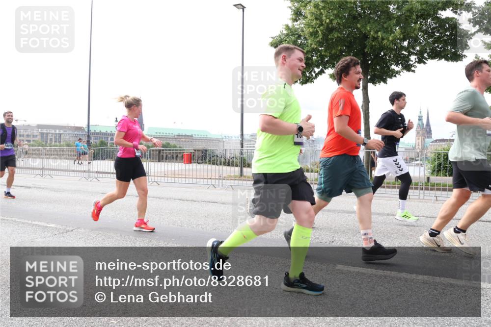 29.06.2025 - hella hamburg halbmarathon Lena Gebhardt http://msf.ph/oto/8328681 29.06.2025 10:23:40 Lombardsbrücke 1048, 1304, 1362, 1545, 2125, 2489, 2925, 4122, 4391, 4646, 4728, 4793, 4990, 5055, 5160, 5358, 5406, 5661, 6502, 6747, 7029, 7820, 8031, 8149, 8181, 8502, 8676, 8716, 8918, 8920, 9217, 9301, 9603, 9715, 9877, 10649, 10739, 11044, 11300, 11454, 11793, 11798, 11879, 12073, 12874, 13149, 14265, 14338, 14510, 14512, 14521, 14821, 15709, 15739, 15853, 16185, 16251, 16416, 16558, 17013, 17099, 17199, 17207, 17299, 17719 meine-sportfotos.de