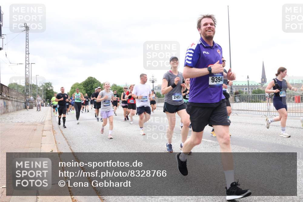 29.06.2025 - hella hamburg halbmarathon Lena Gebhardt http://msf.ph/oto/8328766 29.06.2025 10:57:59 Lombardsbrücke 2900, 16971, 2451, 10, 14290, 15800, 9394, 1001, 1123, 1242, 1248, 1265, 1388, 1643, 2015, 2043, 2169, 2273, 2275, 2451, 2567, 2900, 3191, 3385, 3433, 3644, 3936, 3954, 4059, 4117, 4197, 4429, 4521, 4830, 5104, 5632, 5676, 5736, 5782, 6316, 6337, 6825, 6857, 6916, 7172, 7193, 7262, 7556, 7720, 7783, 7977, 7990, 8076, 8159, 8439, 8440, 8441, 8442, 8474, 8512, 8708, 8713, 8773, 8888, 9059, 9180, 9233, 9318, 9319, 9394, 9398, 9436, 9481, 9496, 9613, 9832 meine-sportfotos.de