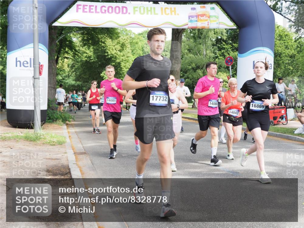 29.06.2025 - hella hamburg halbmarathon MichiJ http://msf.ph/oto/8328778 29.06.2025 11:33:46 Zwischen KM18-KM19 1037, 1306, 1760, 2186, 2401, 5942, 7524, 8815, 9698, 12803, 13705, 13744, 14042, 14080, 14081, 14553, 16298, 16368, 16869, 17732, 19028 meine-sportfotos.de