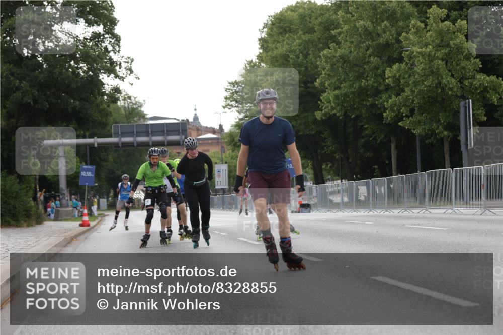 29.06.2025 - hella hamburg halbmarathon Jannik Wohlers http://msf.ph/oto/8328855 29.06.2025 09:01:01 Lombardsbrücke  meine-sportfotos.de