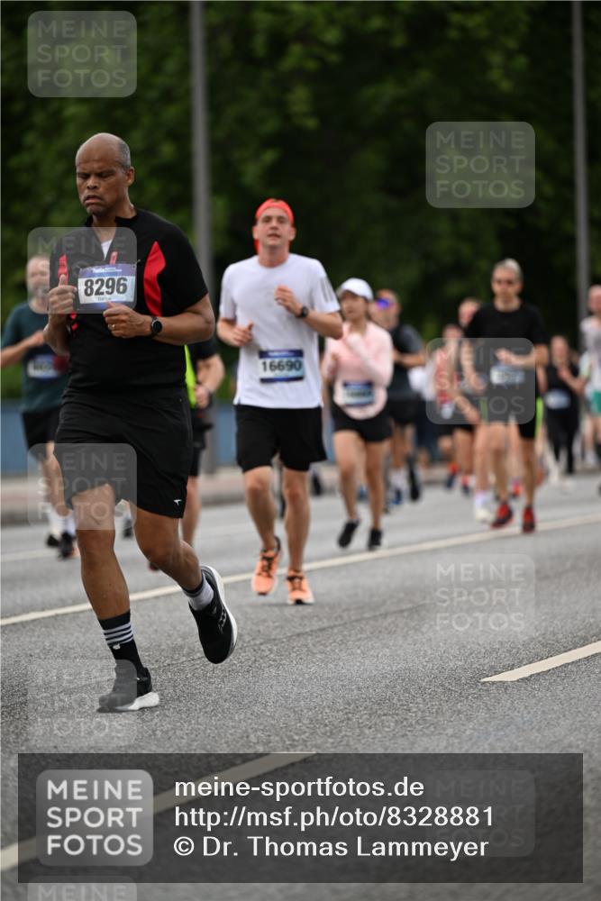 29.06.2025 - hella hamburg halbmarathon Dr. Thomas Lammeyer http://msf.ph/oto/8328881 29.06.2025 10:39:39 Kennedybrücke 1821, 1849, 2198, 2787, 3170, 3828, 3958, 4333, 4564, 4696, 4703, 4965, 5147, 6029, 6189, 6365, 6379, 6397, 6471, 6867, 7386, 7733, 8249, 8296, 8567, 9342, 9803, 9819, 10358, 10360, 10393, 10565, 10652, 11320, 11359 meine-sportfotos.de