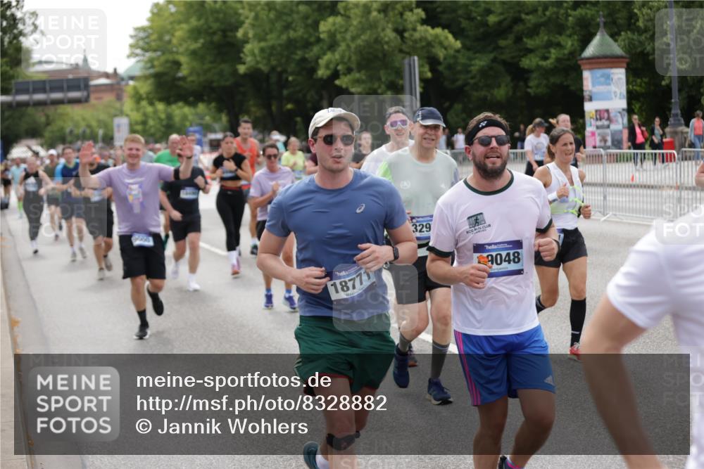 29.06.2025 - hella hamburg halbmarathon Jannik Wohlers http://msf.ph/oto/8328882 29.06.2025 10:40:06 Lombardsbrücke 2042, 2762, 2763, 3293, 3295, 3810, 4411, 4906, 5059, 5702, 5975, 6076, 6229, 6278, 6280, 6363, 6463, 7108, 7956, 8307, 8378, 8391, 8739, 9000, 9468, 10166, 10920, 11176, 11513, 11514, 11970, 11973, 12364, 12981, 13030, 13145, 13466, 14341, 14851, 15549, 15927, 15933, 16085, 16681, 16955, 17318, 17959, 18101, 18110, 18213, 18353, 18490, 18771, 18946, 19168 meine-sportfotos.de