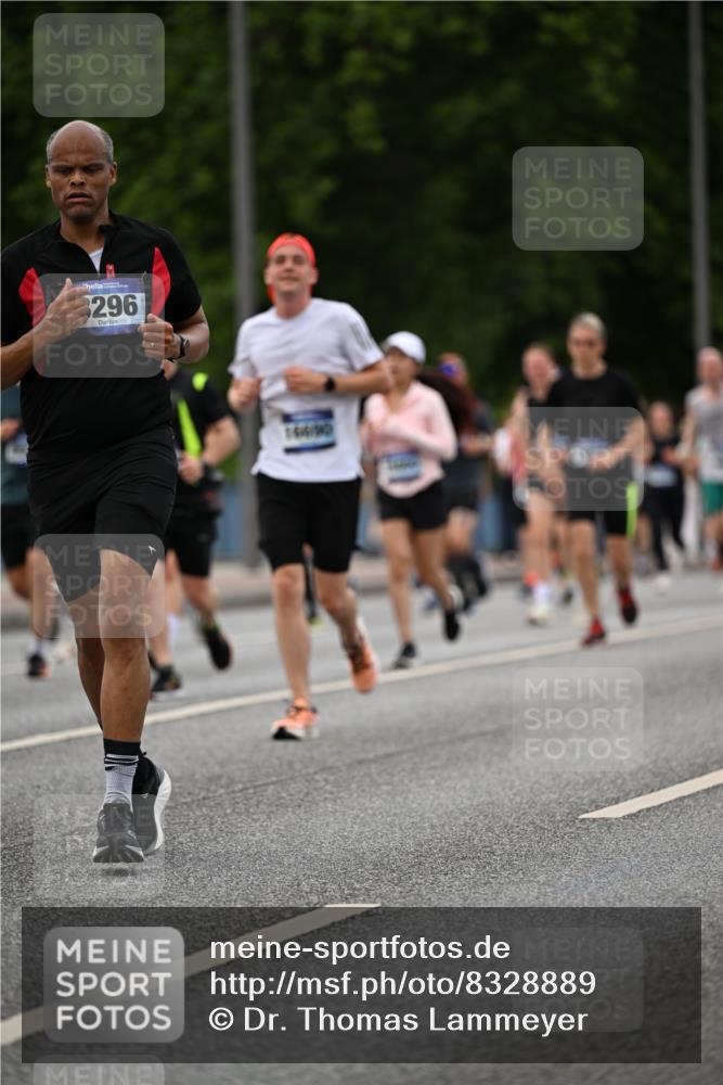 29.06.2025 - hella hamburg halbmarathon Dr. Thomas Lammeyer http://msf.ph/oto/8328889 29.06.2025 10:39:39 Kennedybrücke 1821, 1849, 2198, 2787, 3170, 3828, 3958, 4333, 4564, 4696, 4703, 4965, 5147, 6029, 6189, 6365, 6379, 6397, 6471, 6867, 7386, 7733, 8249, 8296, 8567, 9342, 9803, 9819, 10358, 10360, 10393, 10565, 10652, 11320, 11359 meine-sportfotos.de
