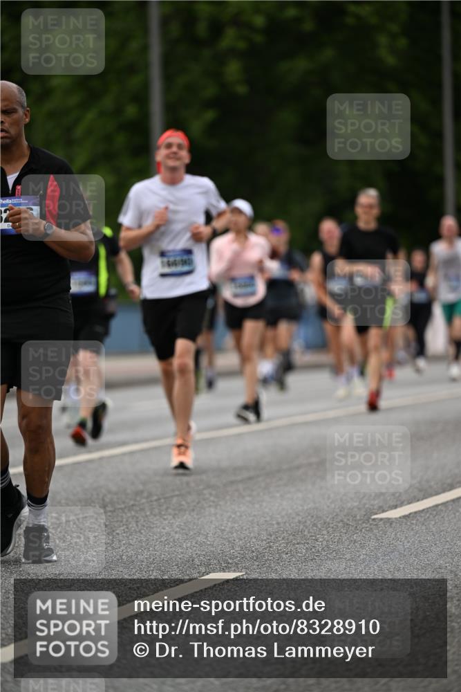 29.06.2025 - hella hamburg halbmarathon Dr. Thomas Lammeyer http://msf.ph/oto/8328910 29.06.2025 10:39:40 Kennedybrücke 1821, 2198, 2787, 3170, 3828, 3958, 4333, 4564, 4696, 4703, 4965, 5147, 6029, 6189, 6365, 6379, 6397, 6471, 6867, 7386, 8249, 8296, 8567, 9342, 9470, 9803, 9819, 10358, 10360, 10393, 10565, 10652, 11320, 11359 meine-sportfotos.de