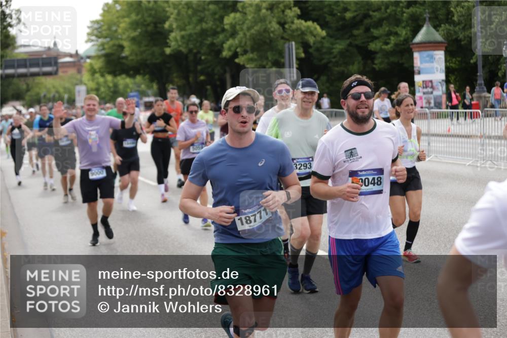 29.06.2025 - hella hamburg halbmarathon Jannik Wohlers http://msf.ph/oto/8328961 29.06.2025 10:40:06 Lombardsbrücke 2042, 2762, 2763, 3293, 3295, 3810, 4411, 4906, 5059, 5702, 5975, 6076, 6229, 6278, 6280, 6363, 6463, 7108, 7956, 8307, 8378, 8391, 8739, 9000, 9468, 10166, 10920, 11176, 11513, 11514, 11970, 11973, 12364, 12981, 13030, 13145, 13466, 14341, 14851, 15549, 15927, 15933, 16085, 16681, 16955, 17318, 17959, 18101, 18110, 18213, 18353, 18490, 18771, 18946, 19168 meine-sportfotos.de