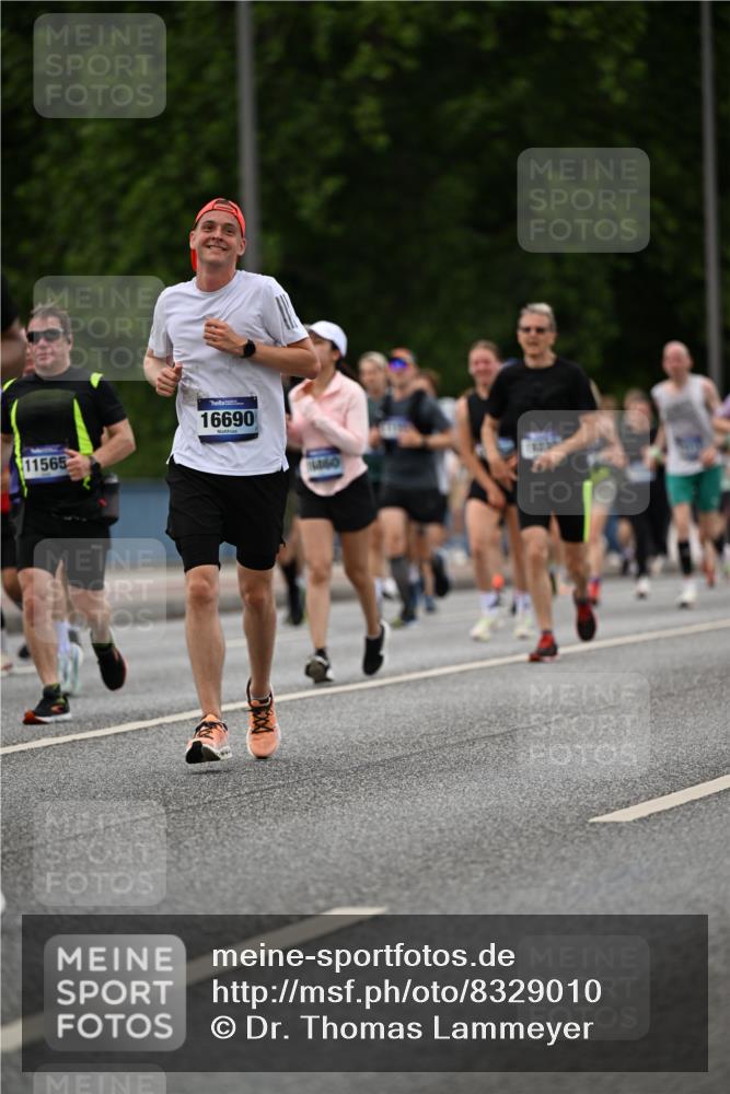 29.06.2025 - hella hamburg halbmarathon Dr. Thomas Lammeyer http://msf.ph/oto/8329010 29.06.2025 10:39:40 Kennedybrücke 1821, 2198, 2787, 3170, 3828, 3958, 4333, 4564, 4696, 4703, 4965, 5147, 6029, 6189, 6365, 6379, 6397, 6471, 6867, 7386, 8249, 8296, 8567, 9342, 9470, 9803, 9819, 10358, 10360, 10393, 10565, 10652, 11320, 11359 meine-sportfotos.de