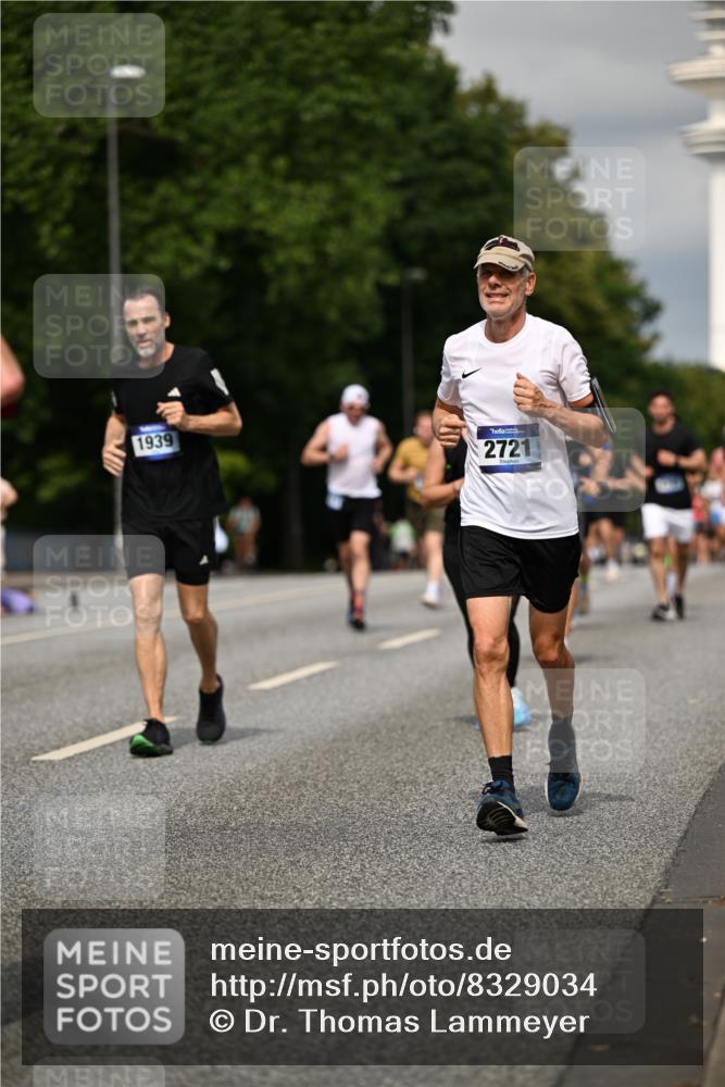 29.06.2025 - hella hamburg halbmarathon Dr. Thomas Lammeyer http://msf.ph/oto/8329034 29.06.2025 10:17:39 Kennedybrücke 1194, 1747, 1939, 2055, 2359, 2721, 2891, 2904, 2987, 4001, 4032, 4795, 5232, 5631, 6026, 6207, 7460, 7462, 7913, 8673, 9128, 9612, 9631, 9886, 10442, 10443 meine-sportfotos.de