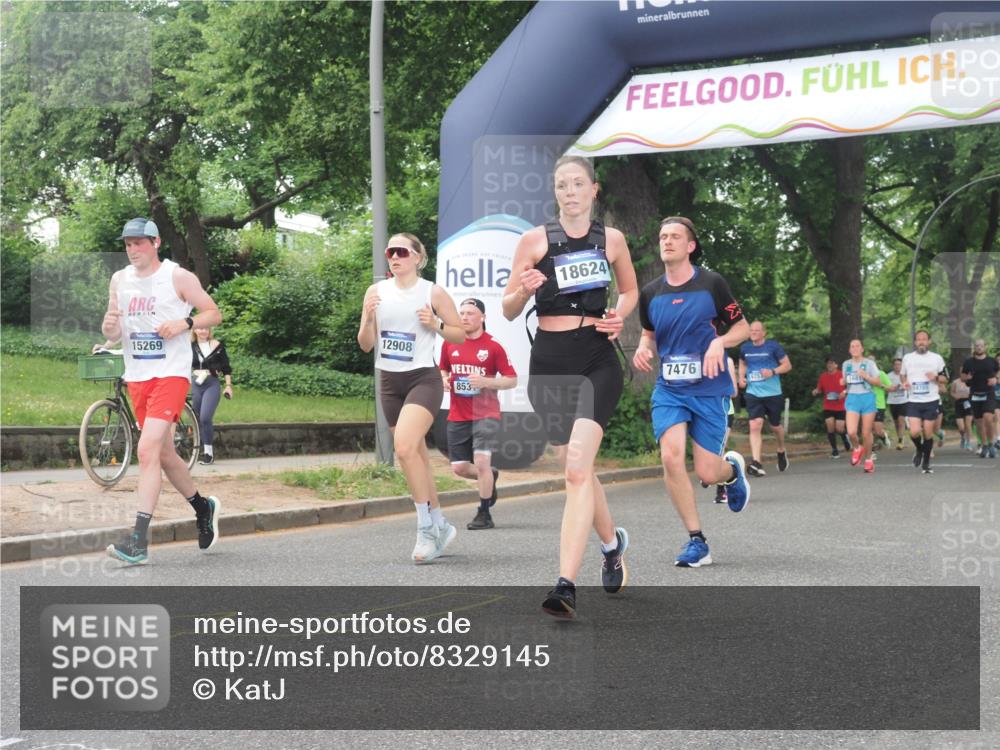 29.06.2025 - hella hamburg halbmarathon KatJ http://msf.ph/oto/8329145 29.06.2025 10:46:52 Zwischen KM18-KM19 7476, 8481, 8531 meine-sportfotos.de