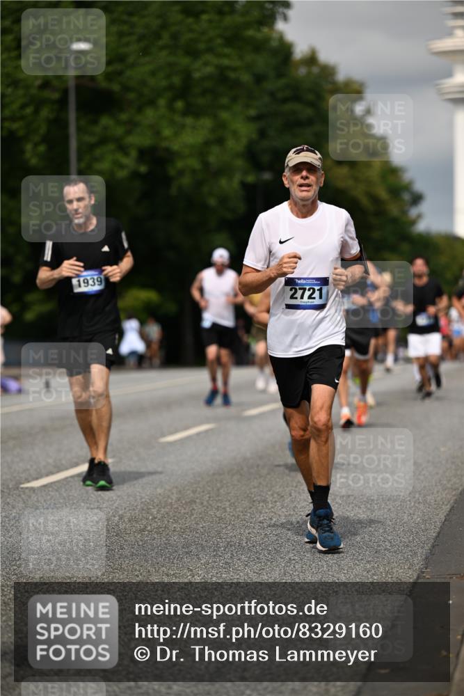 29.06.2025 - hella hamburg halbmarathon Dr. Thomas Lammeyer http://msf.ph/oto/8329160 29.06.2025 10:17:39 Kennedybrücke 1194, 1747, 1939, 2055, 2359, 2721, 2891, 2904, 2987, 4001, 4032, 4795, 5232, 5631, 6026, 6207, 7460, 7462, 7913, 8673, 9128, 9612, 9631, 9886, 10442, 10443 meine-sportfotos.de