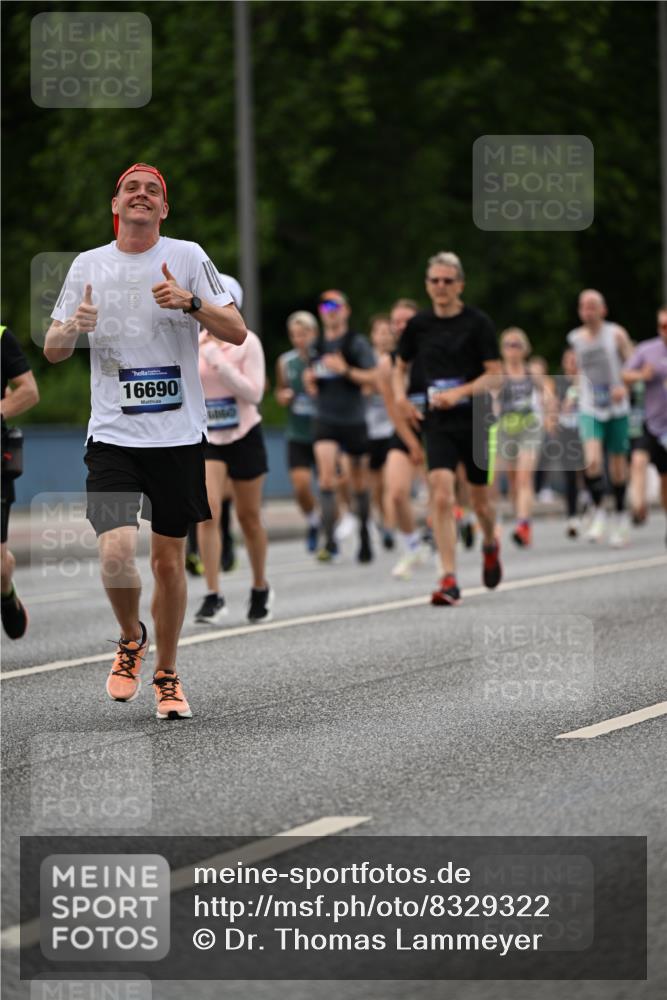29.06.2025 - hella hamburg halbmarathon Dr. Thomas Lammeyer http://msf.ph/oto/8329322 29.06.2025 10:39:41 Kennedybrücke 2198, 2787, 3170, 3828, 3958, 4333, 4564, 4696, 4703, 4965, 5147, 6029, 6189, 6365, 6379, 6397, 6471, 6867, 7386, 8249, 8296, 8567, 9470, 9803, 9819, 10358, 10360, 10393, 10565, 10652, 11320, 11359 meine-sportfotos.de