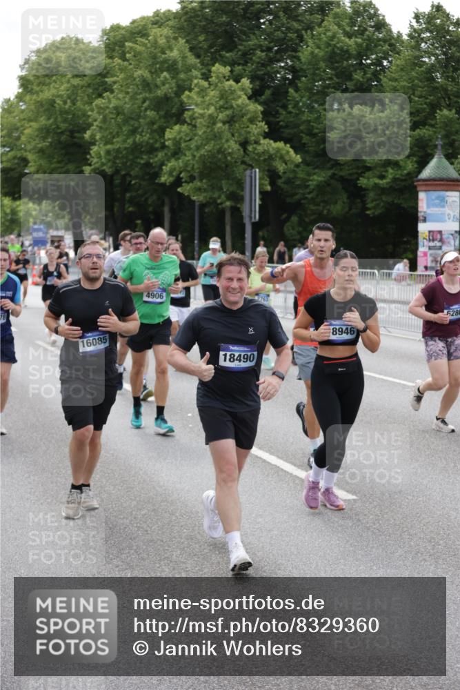 29.06.2025 - hella hamburg halbmarathon Jannik Wohlers http://msf.ph/oto/8329360 29.06.2025 10:40:09 Lombardsbrücke 2042, 2173, 2206, 2762, 2763, 3293, 3810, 4044, 4411, 4612, 4906, 5059, 5702, 5975, 6076, 6163, 6229, 6278, 6280, 6363, 7956, 8307, 8378, 8391, 8739, 9000, 9468, 10166, 10920, 11176, 11513, 11514, 11973, 12981, 13030, 13145, 13466, 14341, 14851, 15154, 15905, 15933, 16085, 16955, 17959, 18101, 18110, 18213, 18353, 18490, 18771, 18946, 19168 meine-sportfotos.de