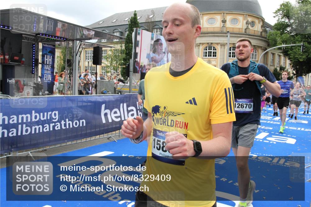 29.06.2025 - hella hamburg halbmarathon Michael Strokosch http://msf.ph/oto/8329409 29.06.2025 10:49:30 Ziel 1342, 1476, 2878, 8437, 8689, 8813, 11339, 11779, 12094, 12670, 13269, 14838, 15784, 15894, 15966, 16891, 18476, 18887, 18960 meine-sportfotos.de