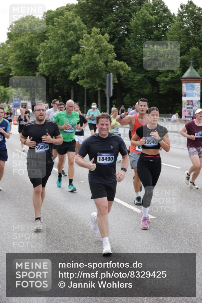 29.06.2025 - hella hamburg halbmarathon Jannik Wohlers http://msf.ph/oto/8329425 29.06.2025 10:40:09 Lombardsbrücke 2042, 2173, 2206, 2762, 2763, 3293, 3810, 4044, 4411, 4612, 4906, 5059, 5702, 5975, 6076, 6163, 6229, 6278, 6280, 6363, 7956, 8307, 8378, 8391, 8739, 9000, 9468, 10166, 10920, 11176, 11513, 11514, 11973, 12981, 13030, 13145, 13466, 14341, 14851, 15154, 15905, 15933, 16085, 16955, 17959, 18101, 18110, 18213, 18353, 18490, 18771, 18946, 19168 meine-sportfotos.de
