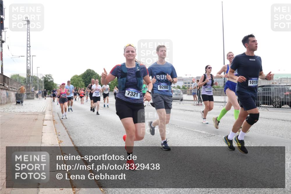 29.06.2025 - hella hamburg halbmarathon Lena Gebhardt http://msf.ph/oto/8329438 29.06.2025 10:37:51 Lombardsbrücke 1186, 7321, 9288, 10159, 12254, 1394, 1475, 1578, 1799, 1901, 1985, 2199, 2640, 2786, 2853, 3230, 3246, 3633, 3880, 4414, 4921, 5139, 5171, 5186, 5522, 5713, 5790, 5875, 6199, 6243, 6362, 6697, 6821, 6955, 7085, 7118, 7124, 7244, 7321, 7350, 7544, 7629, 7696, 7777, 8843, 8985, 9247, 9288, 9524, 9895, 10159, 10506, 10836, 11087, 11543, 12123, 12254, 12472, 12824, 16680, 17798 meine-sportfotos.de