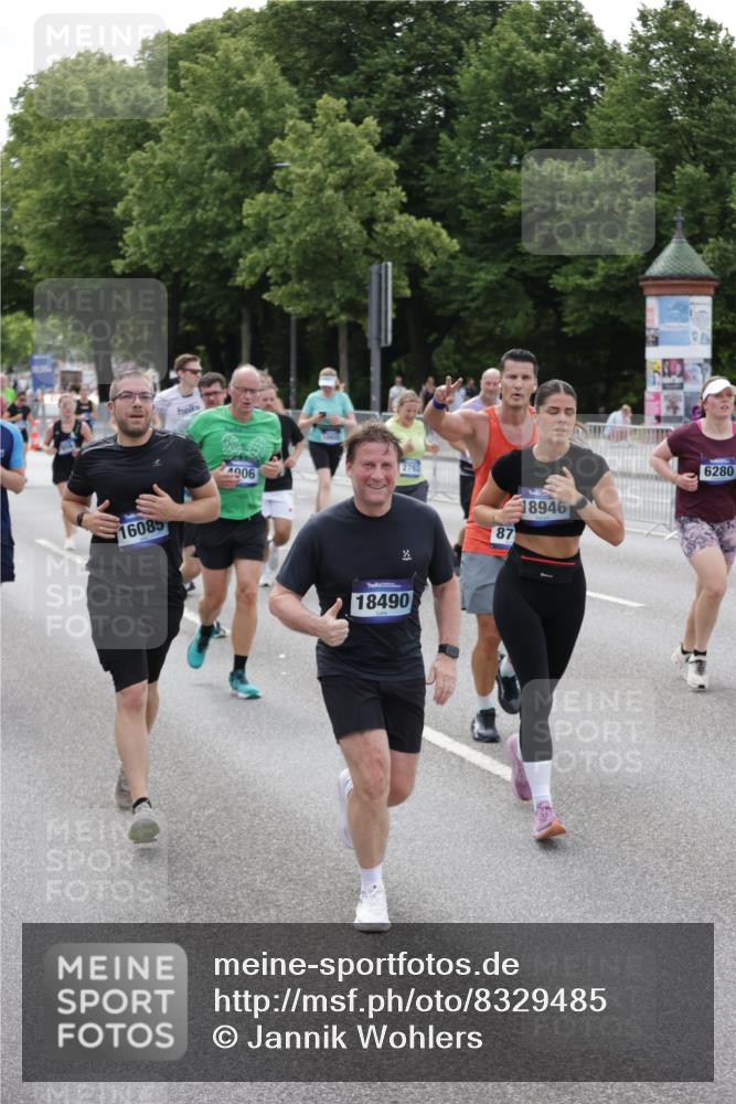 29.06.2025 - hella hamburg halbmarathon Jannik Wohlers http://msf.ph/oto/8329485 29.06.2025 10:40:09 Lombardsbrücke 2042, 2173, 2206, 2762, 2763, 3293, 3810, 4044, 4411, 4612, 4906, 5059, 5702, 5975, 6076, 6163, 6229, 6278, 6280, 6363, 7956, 8307, 8378, 8391, 8739, 9000, 9468, 10166, 10920, 11176, 11513, 11514, 11973, 12981, 13030, 13145, 13466, 14341, 14851, 15154, 15905, 15933, 16085, 16955, 17959, 18101, 18110, 18213, 18353, 18490, 18771, 18946, 19168 meine-sportfotos.de