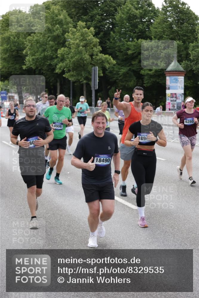 29.06.2025 - hella hamburg halbmarathon Jannik Wohlers http://msf.ph/oto/8329535 29.06.2025 10:40:09 Lombardsbrücke 2042, 2173, 2206, 2762, 2763, 3293, 3810, 4044, 4411, 4612, 4906, 5059, 5702, 5975, 6076, 6163, 6229, 6278, 6280, 6363, 7956, 8307, 8378, 8391, 8739, 9000, 9468, 10166, 10920, 11176, 11513, 11514, 11973, 12981, 13030, 13145, 13466, 14341, 14851, 15154, 15905, 15933, 16085, 16955, 17959, 18101, 18110, 18213, 18353, 18490, 18771, 18946, 19168 meine-sportfotos.de