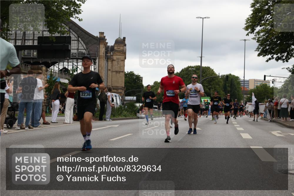 29.06.2025 - hella hamburg halbmarathon Yannick Fuchs http://msf.ph/oto/8329634 29.06.2025 10:51:38 20KM 1200, 1239, 1563, 1611, 2025, 2236, 2606, 2759, 2806, 2883, 3093, 3141, 3575, 4261, 4426, 4467, 4579, 5015, 5134, 5391, 5457, 5458, 6281, 6302, 6531, 6892, 7159, 7833, 9450, 10383, 10408, 10599, 12144, 12509, 12773, 13465, 13664, 15090, 15189, 15217, 15229, 15349, 16418, 16517, 17455, 17543, 18508, 18762 meine-sportfotos.de