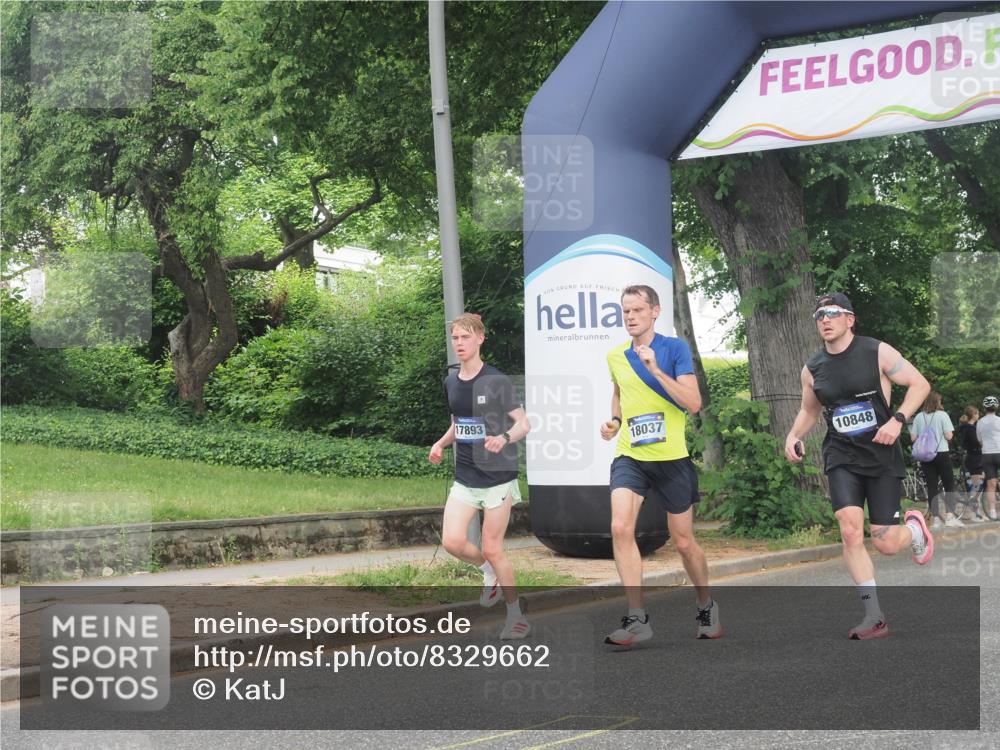 29.06.2025 - hella hamburg halbmarathon KatJ http://msf.ph/oto/8329662 29.06.2025 10:17:15 Zwischen KM18-KM19 1065, 5344 meine-sportfotos.de