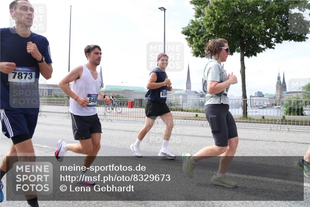 29.06.2025 - hella hamburg halbmarathon Lena Gebhardt http://msf.ph/oto/8329673 29.06.2025 10:13:03 Lombardsbrücke 7873, 8405, 839, 1020, 1051, 1249, 1747, 1851, 1939, 2531, 2891, 2942, 2961, 3218, 3360, 3728, 4532, 5150, 6207, 6489, 7873, 7907, 8398, 8405, 8913, 8917, 8971, 9141, 9527, 10067, 10402, 11025, 11720, 12456, 12492, 13566, 13816, 14404, 14540, 14869, 15012, 15369, 15531, 15922, 16030, 16255, 16323, 16437, 16826, 16911, 17061, 17699, 17988, 17994, 18048, 18178, 18320, 18530, 18732 meine-sportfotos.de