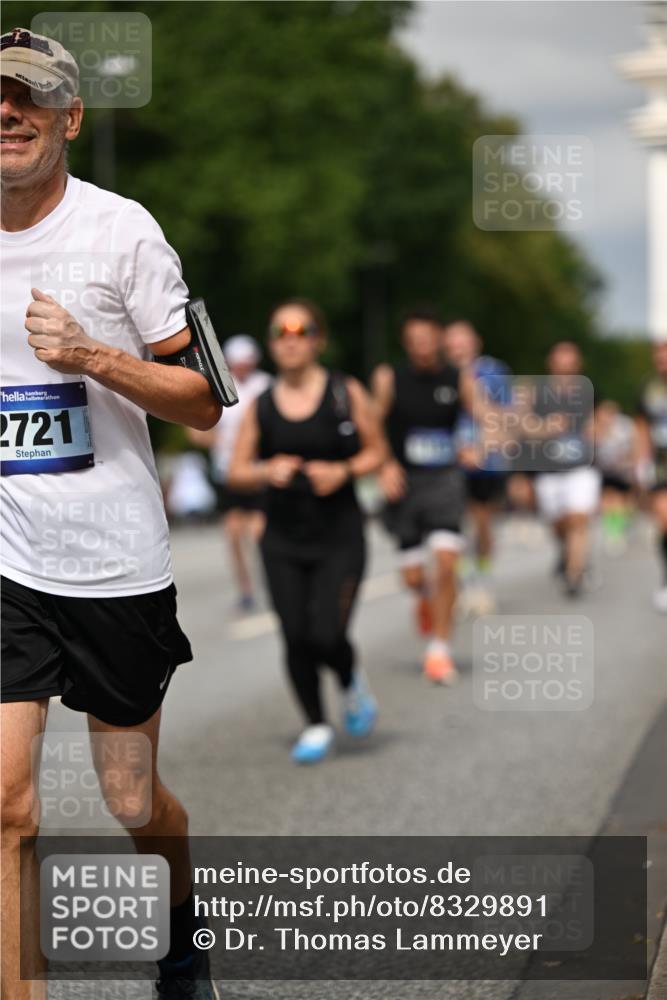29.06.2025 - hella hamburg halbmarathon Dr. Thomas Lammeyer http://msf.ph/oto/8329891 29.06.2025 10:17:41 Kennedybrücke 1194, 1747, 1939, 2055, 2359, 2721, 2891, 2904, 2987, 4001, 4032, 4795, 4962, 5232, 5631, 5719, 6207, 7460, 7462, 7913, 8673, 9612, 9631, 9886, 10442, 10443 meine-sportfotos.de