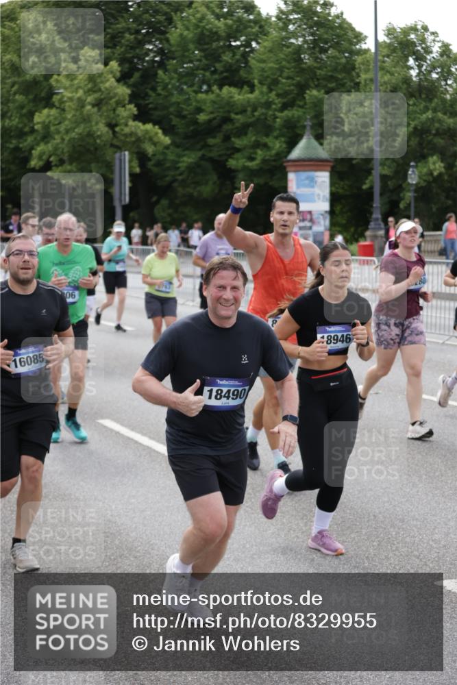 29.06.2025 - hella hamburg halbmarathon Jannik Wohlers http://msf.ph/oto/8329955 29.06.2025 10:40:10 Lombardsbrücke 2042, 2173, 2206, 2762, 2763, 3293, 3306, 3810, 4044, 4411, 4612, 4906, 4972, 5059, 5702, 5975, 6076, 6163, 6229, 6278, 6280, 6363, 7956, 8307, 8378, 8391, 8739, 9000, 9468, 9946, 10166, 10920, 10940, 11513, 11514, 12981, 13030, 13145, 13773, 14341, 15154, 15905, 15933, 16085, 16955, 17267, 17959, 18101, 18110, 18213, 18353, 18490, 18771, 18946, 19168 meine-sportfotos.de