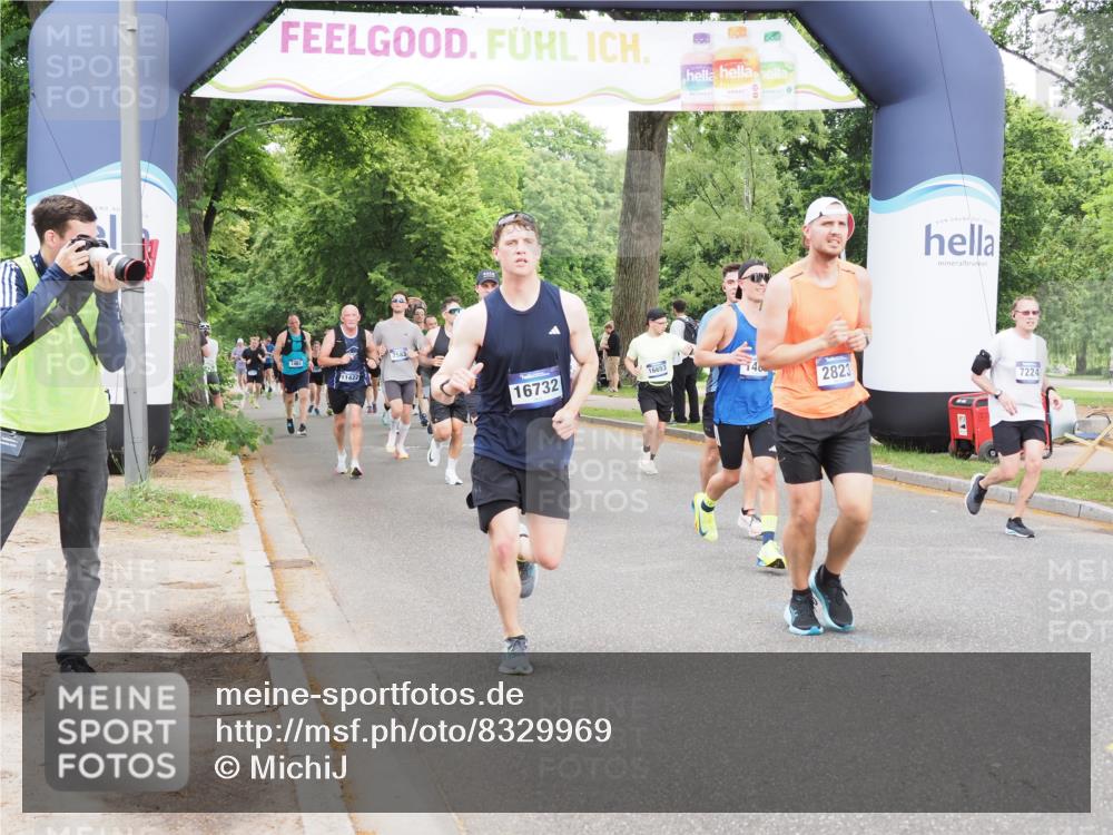 29.06.2025 - hella hamburg halbmarathon MichiJ http://msf.ph/oto/8329969 29.06.2025 10:38:02 Zwischen KM18-KM19 1119, 1466, 1817, 2411, 2823, 4346, 5087, 5336, 7224, 12016, 12235, 12545, 13051, 13758, 16653, 16732, 16800, 17221, 18884, 18960, 18982, 19007 meine-sportfotos.de
