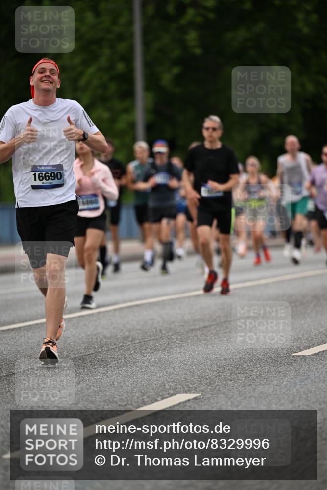 29.06.2025 - hella hamburg halbmarathon Dr. Thomas Lammeyer http://msf.ph/oto/8329996 29.06.2025 10:39:41 Kennedybrücke 2198, 2787, 3170, 3828, 3958, 4333, 4564, 4696, 4703, 4965, 5147, 6029, 6189, 6365, 6379, 6397, 6471, 6867, 7386, 8249, 8296, 8567, 9470, 9803, 9819, 10358, 10360, 10393, 10565, 10652, 11320, 11359 meine-sportfotos.de